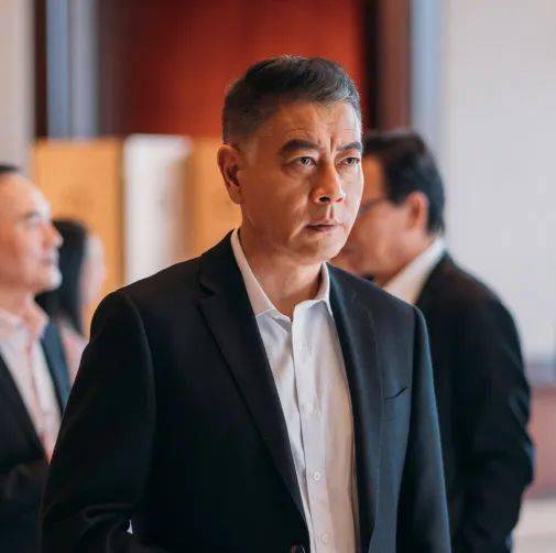 着重塑造三家人中的年轻人叶子凡,潘小勇,林知夏和曾知秋的"创二代"