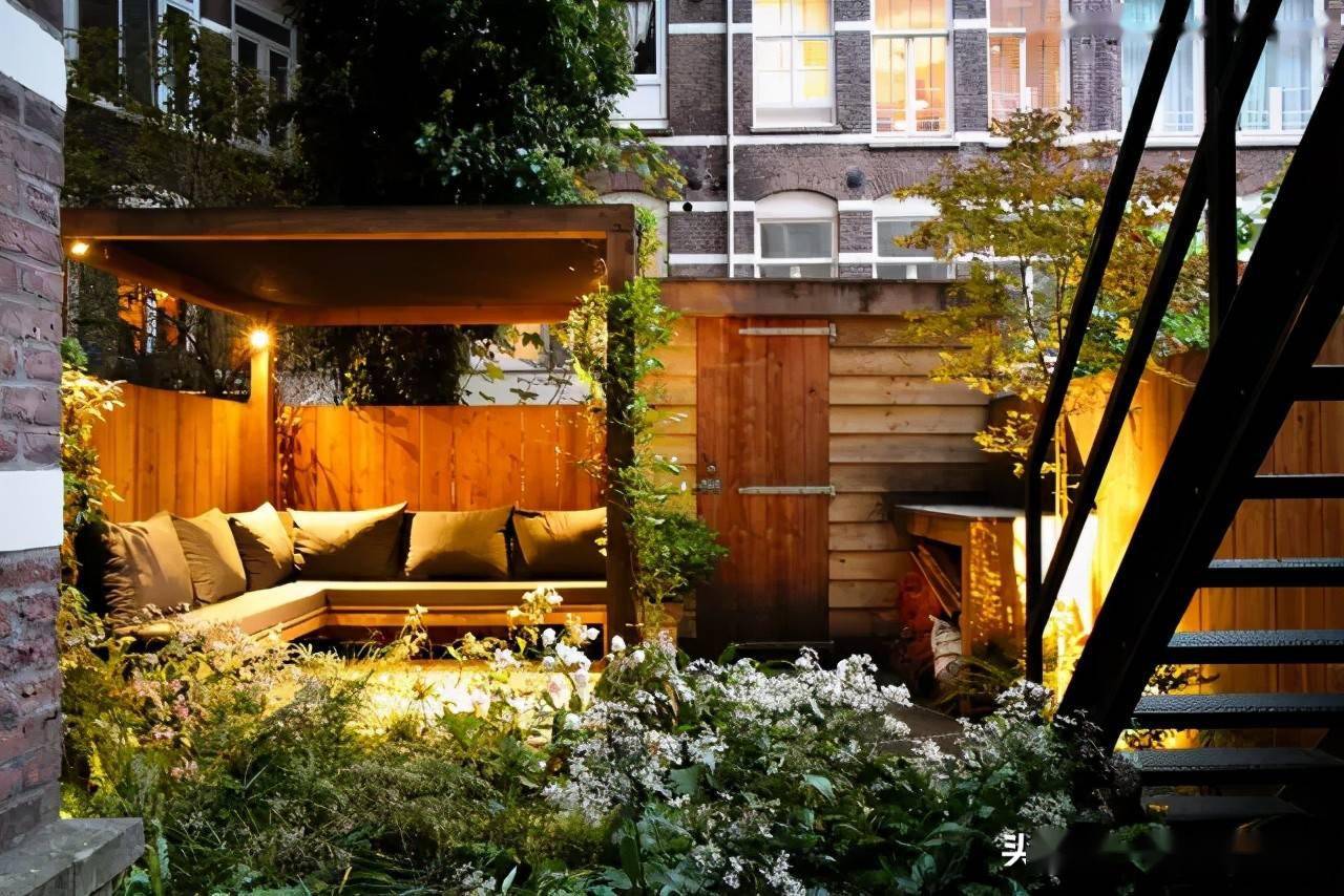 如何用花花草草,布满屋里屋外?