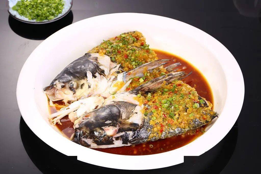 除了美味的沙湖大鱼头烧烤也是酒店一大特色户外烧烤,口味随你挑玩得