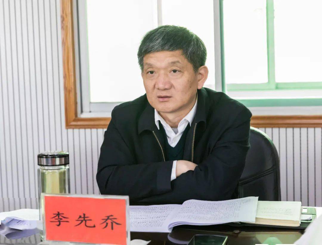 4月27日,安陆市委书记李先乔到市交通运输局,市水利和湖泊局进行工作