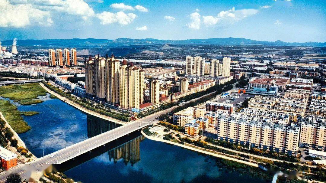 阜新阜新,位于辽宁省西部的低山丘陵区,是辽宁省西北部地区的中心城市