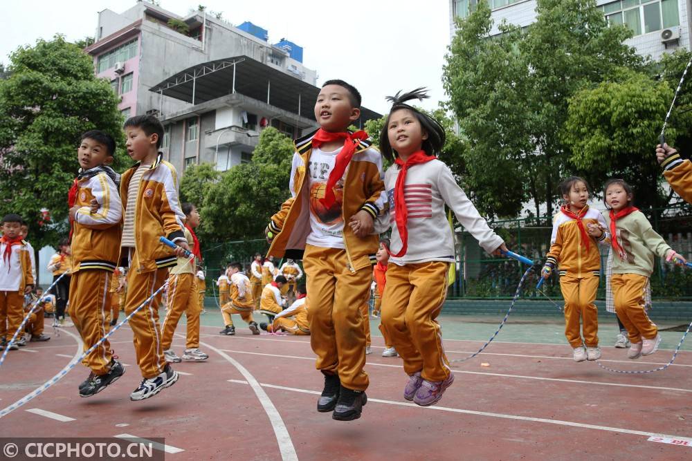 多彩校园活动 助学生健康成长_中小学校