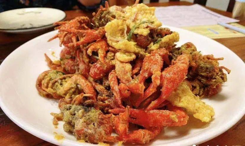 吃货小布搜食记丨烧烤、火锅、小龙虾……你想要的这里都有!小布夜宵秘密基地大曝光!