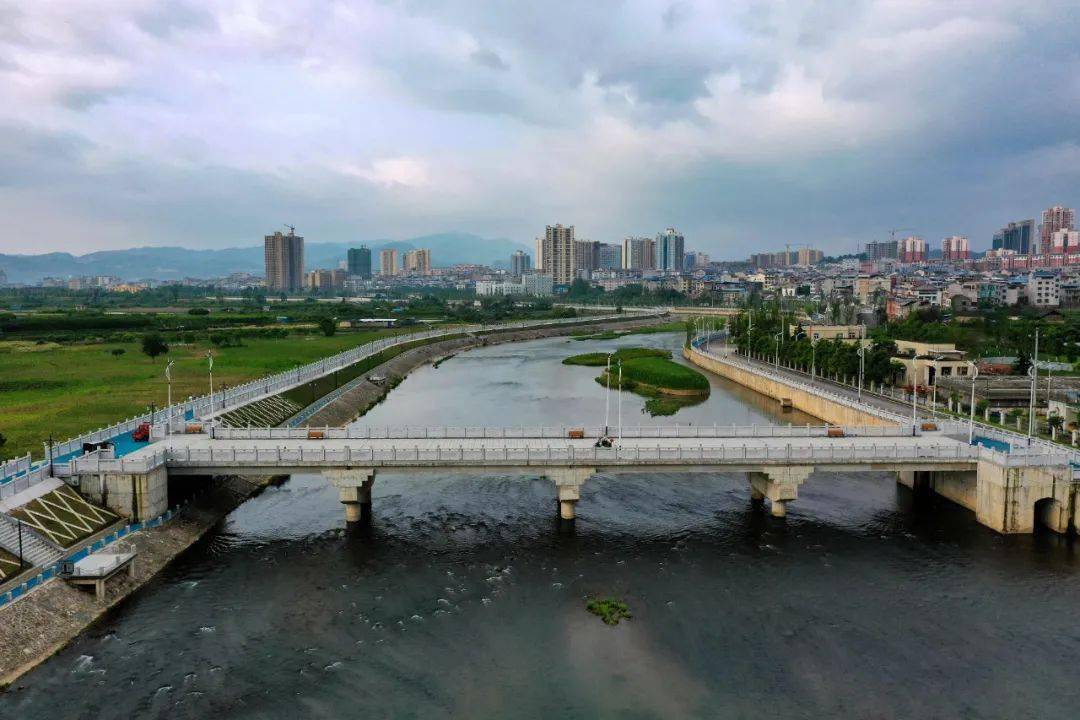 初夏,余庆河畔走一走!_县城
