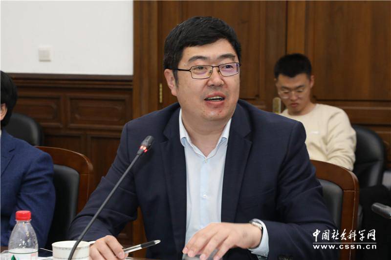 治理法治化研究"开题研讨会专家学者合影 本网记者 查建国/摄返回搜狐