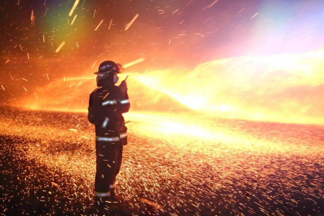 以青春之名致敬少年蓝朋友