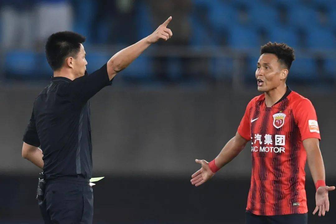 买提江替补5分钟即染红 他的海港前景不容乐观