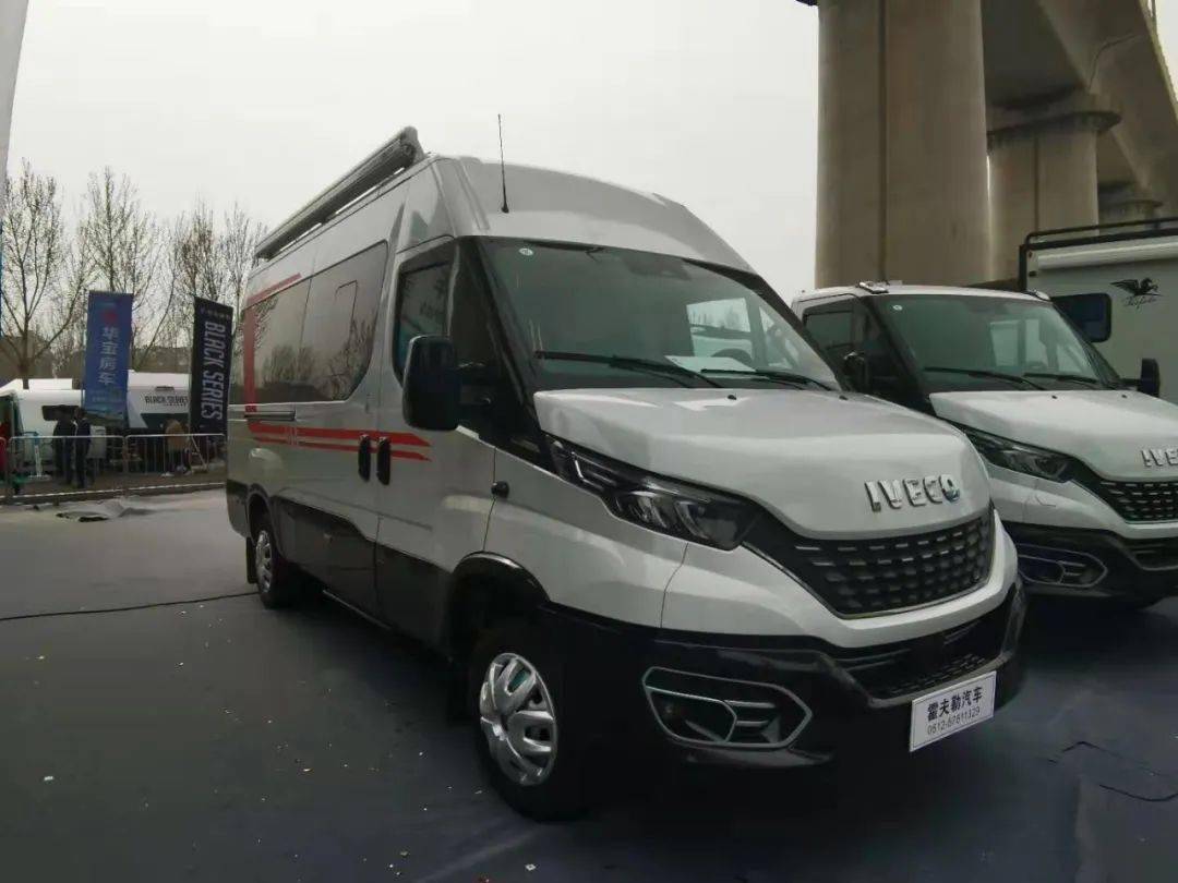 27上海房车展:专为高端商务出行打造,霍夫勒新款商旅b型房车,豪华配置