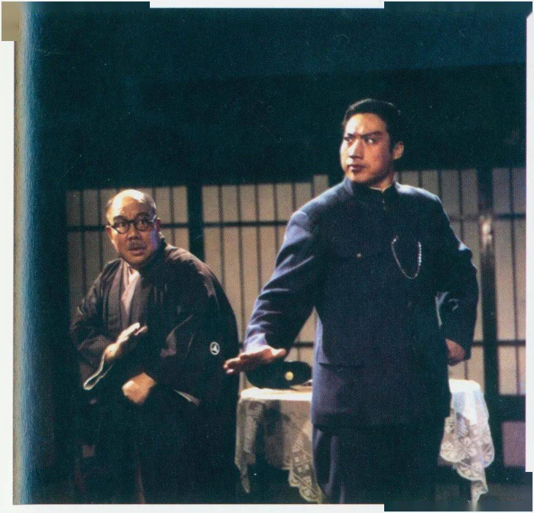 如果《红灯记》让李玉和戴上髯口,把鸠山勾个曹操的大白脸,观众能接受