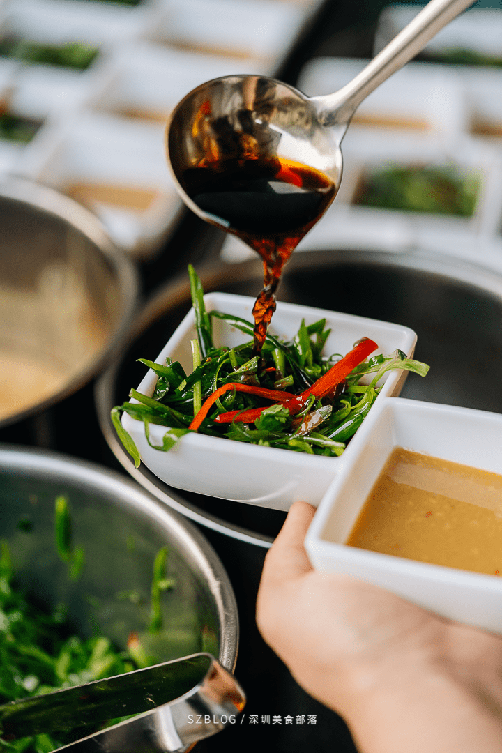 考验一家地道的汕头土鸡火锅标准是他的三丝酱油,这