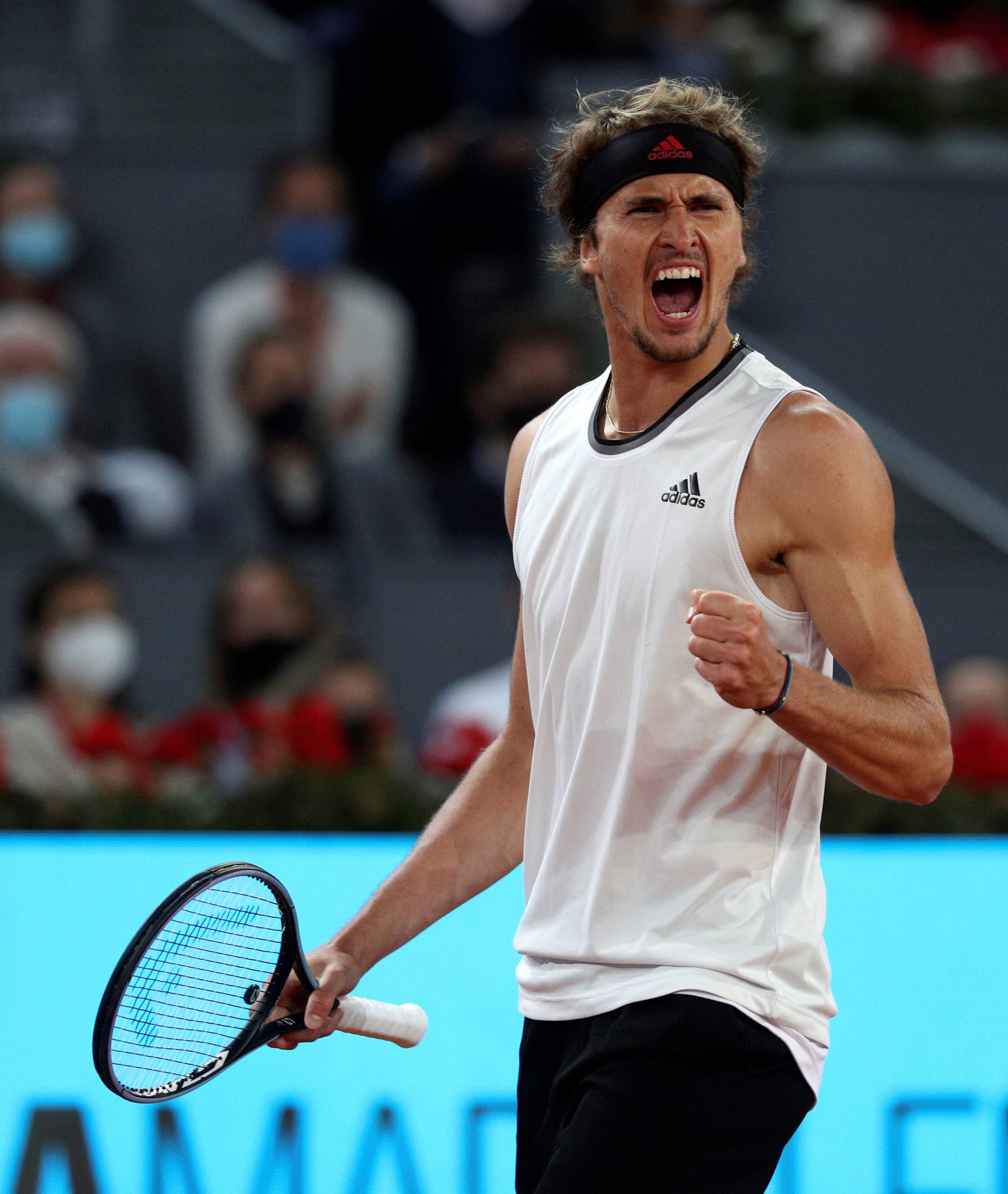 网球马德里公开赛兹维列夫夺得男单冠军