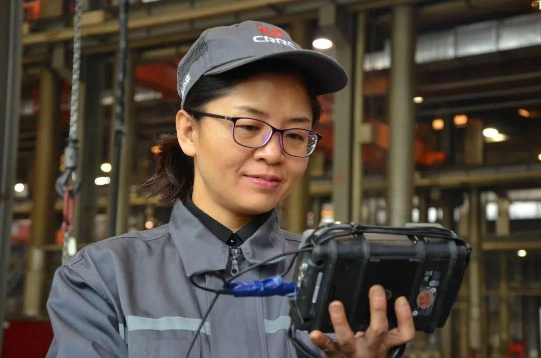 礼赞新时代最美劳动者王丽萍高铁女神探