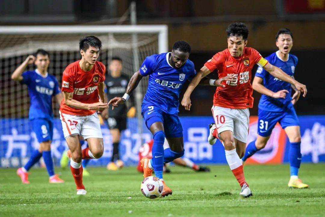 战报丨反击未果沧州雄狮零比二负于广州队