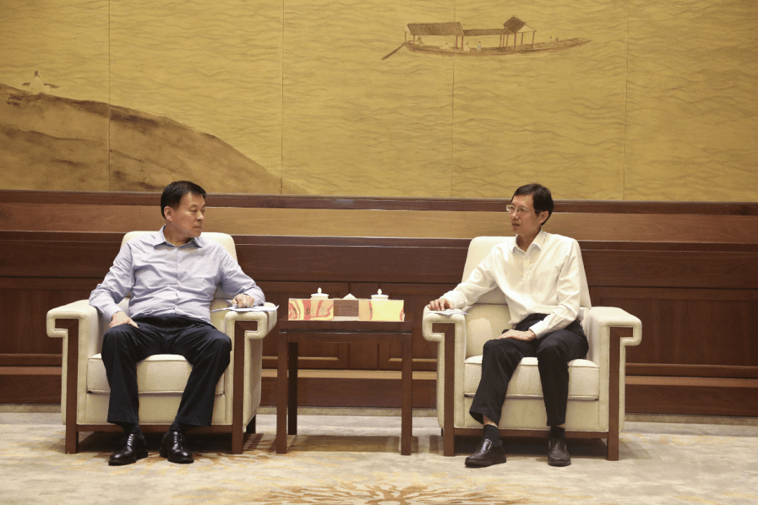 方正会见中国铁建华中区域总部张挺军一行