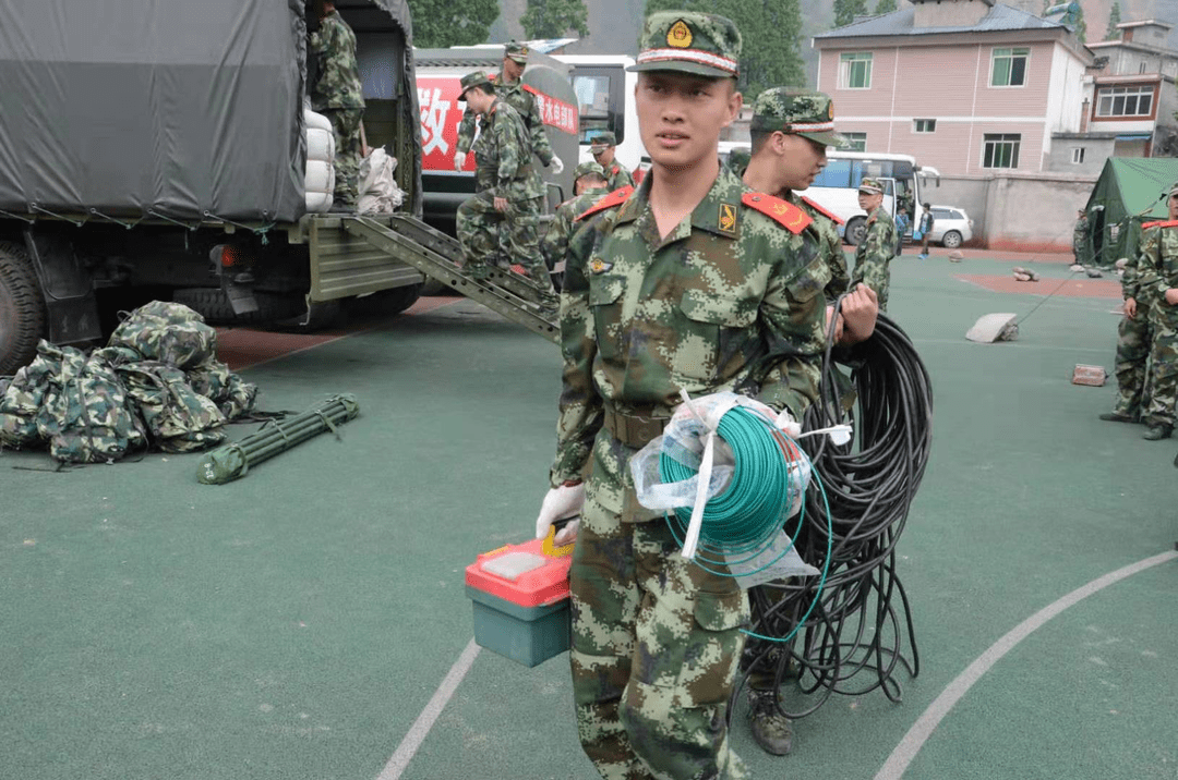 水电武警图片