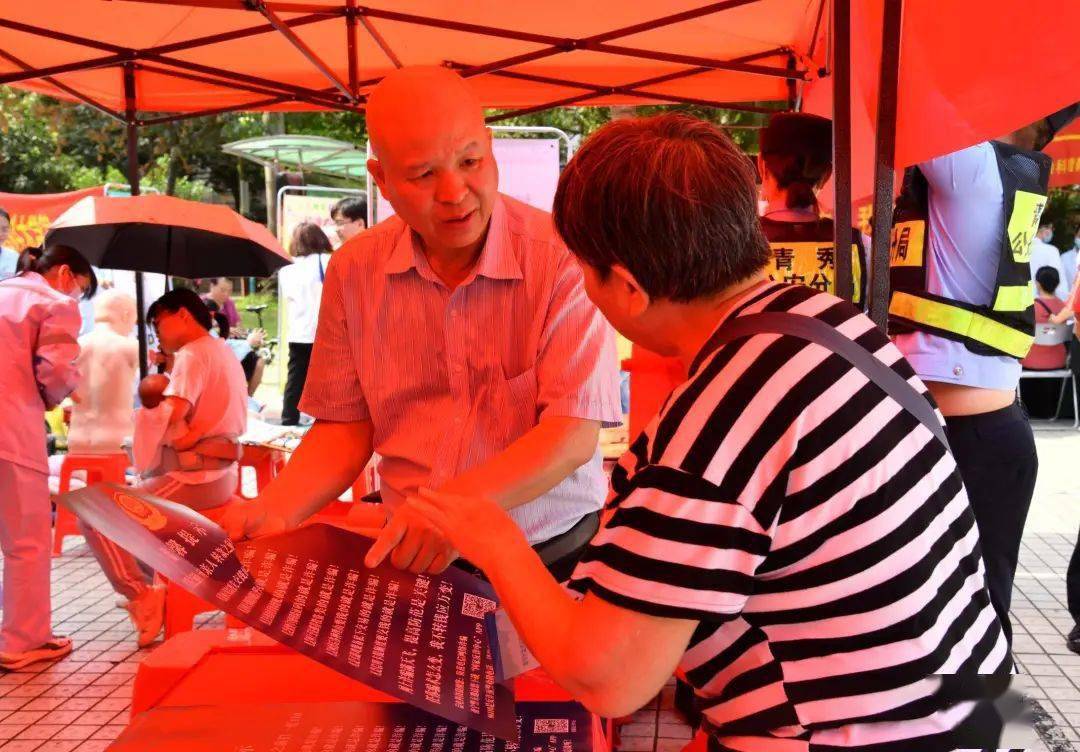 学党史办实事|建行南宁园湖支行:将服务大篷车开进社区