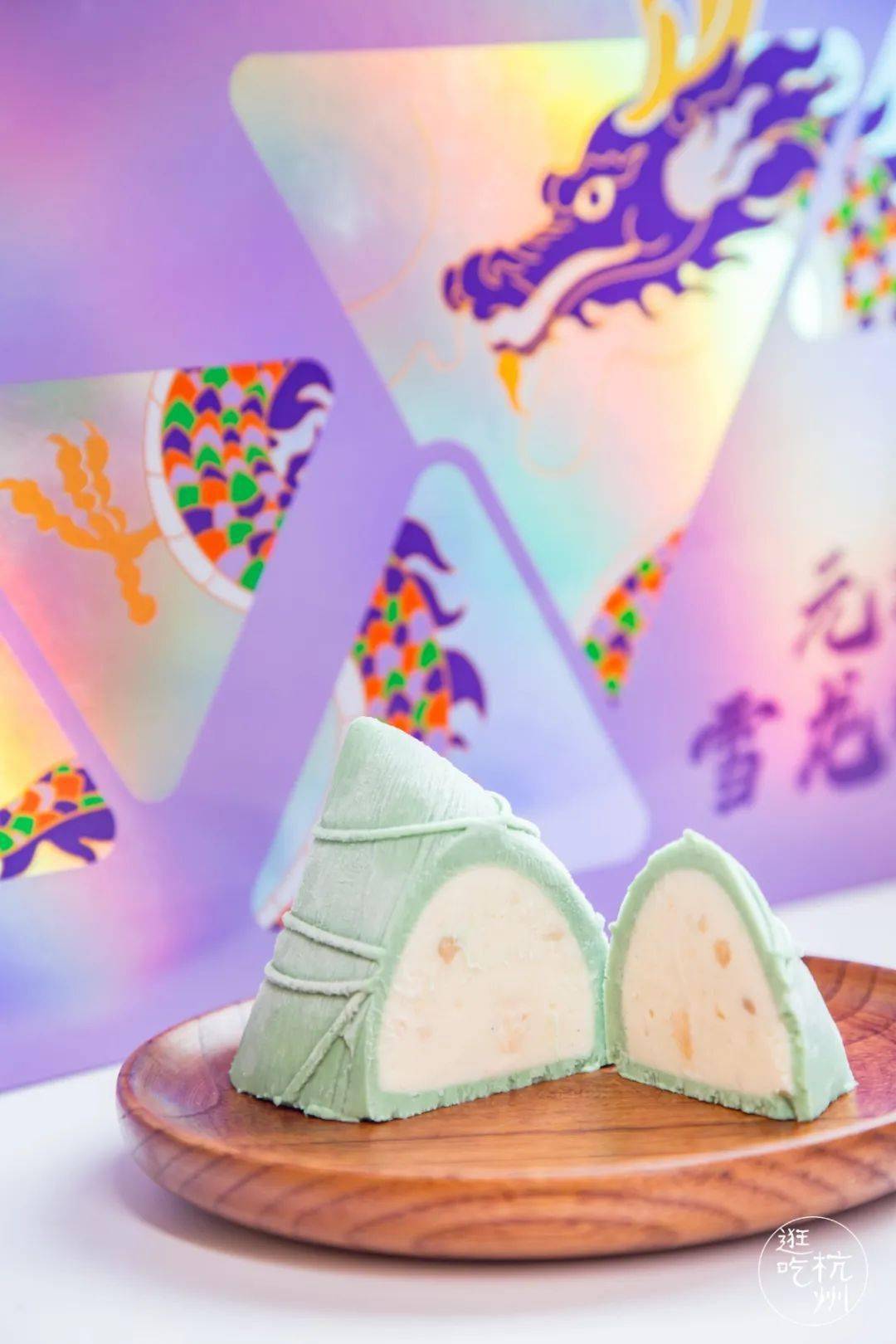 体包裹着丝滑的冰淇淋,还有看得见的大颗真实果肉,元祖由进口奶源制作