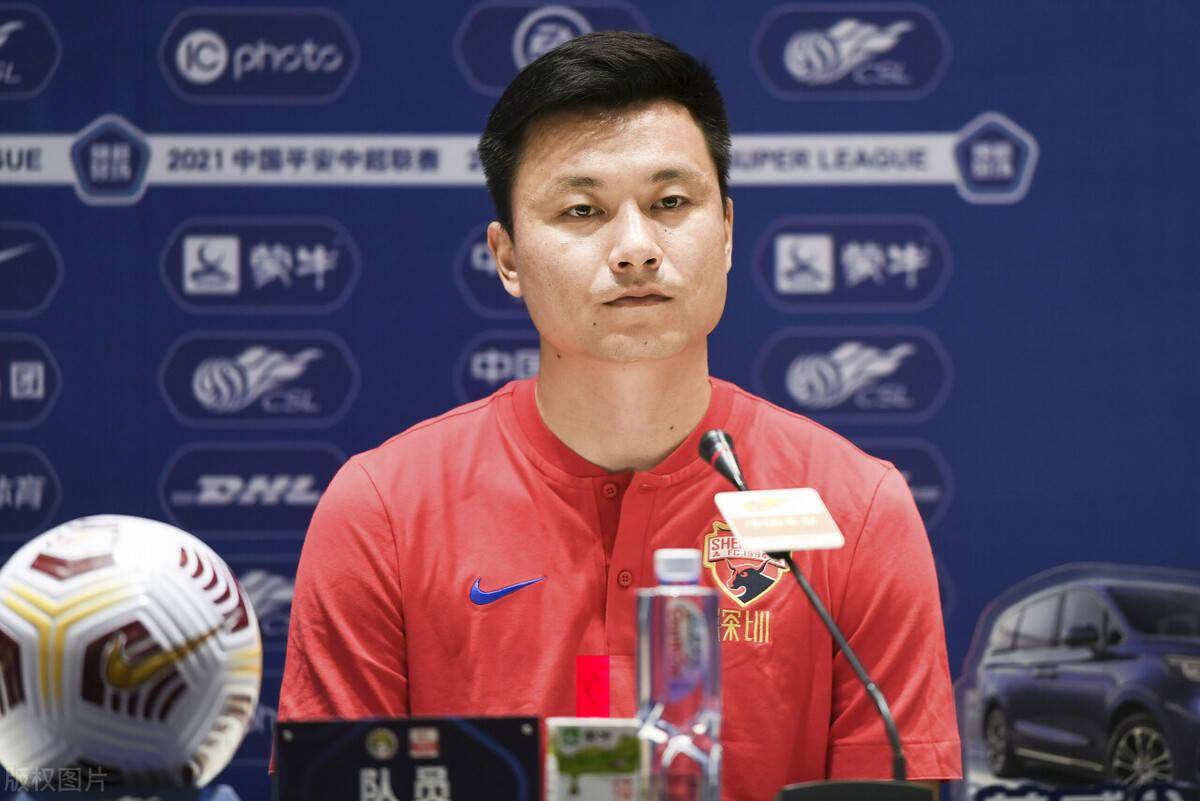 趁乱登顶山东泰山三国脚缺席深足教练奉承对手让后卫有奖射门