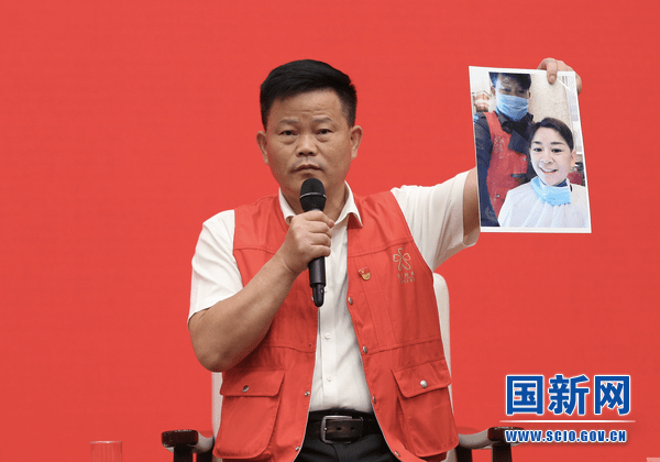 他用一把剪刀"剪"出精彩人生,还剪出了最美逆行者_宋忠