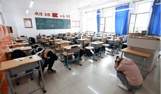 【聚焦天津】2分15秒 一场"生死时速"应急演练在津上演