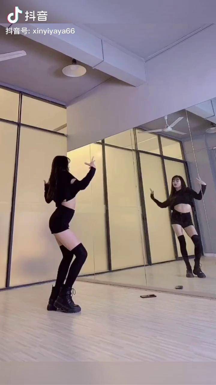 给你们录了镜面教学呀跟着步骤学起来摆胯舞
