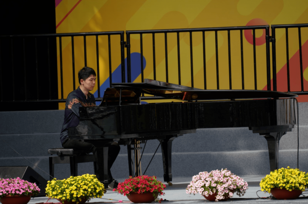 闵行童声合唱团表演曲目:《水滴水滴滴哩哩》,《kusimama》上海律师唱