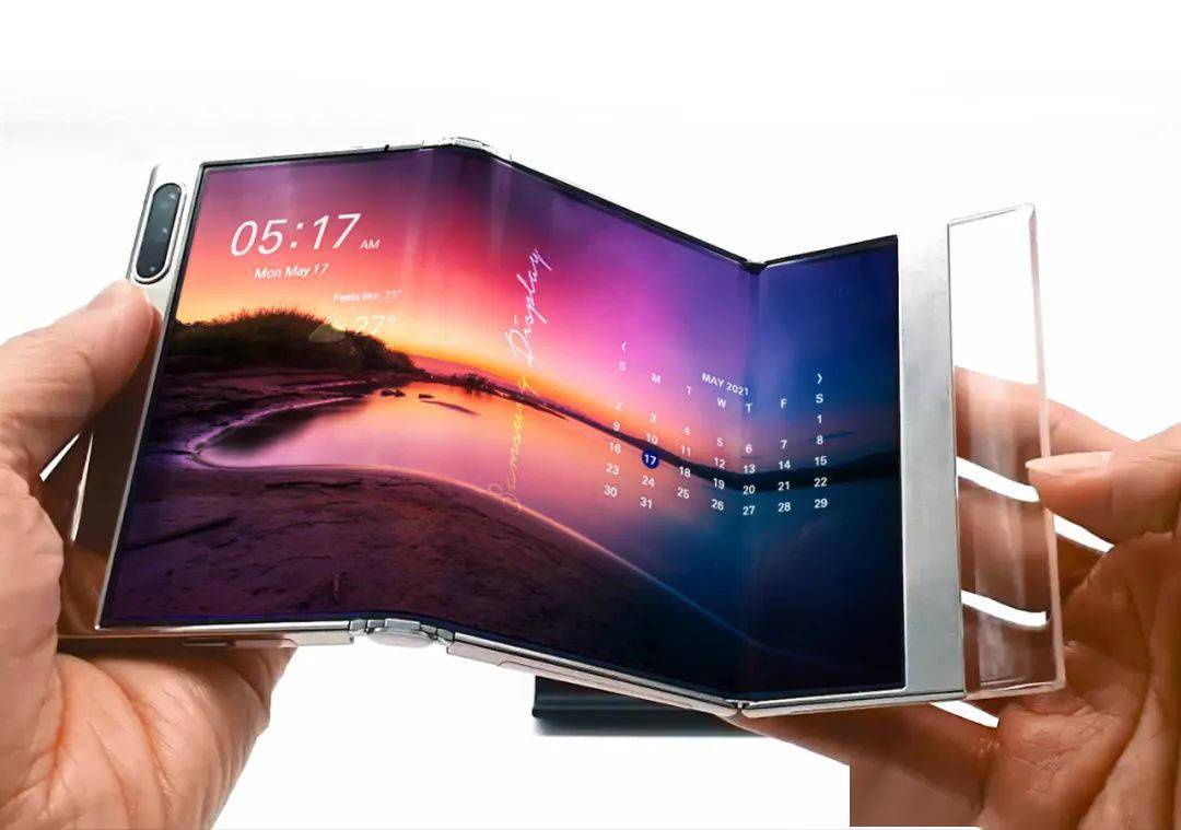 三星将展示下一代OLED技术：平板电脑大小折叠屏展开后可达17英寸