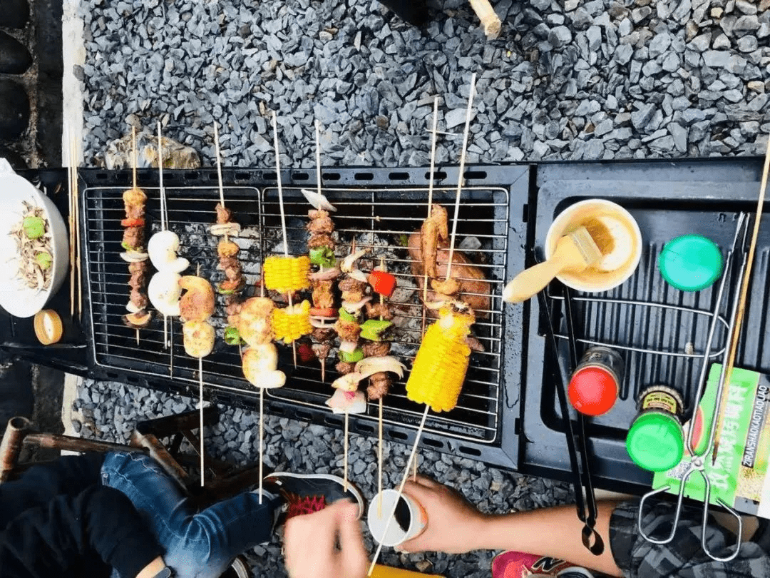 千岛湖这座绿水青山里的民宿,将诗和远方装进了生活丨云野溪溪里_烧烤