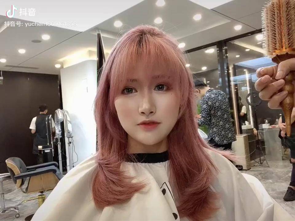 上海instyle黄头发的妹妹染黄头发