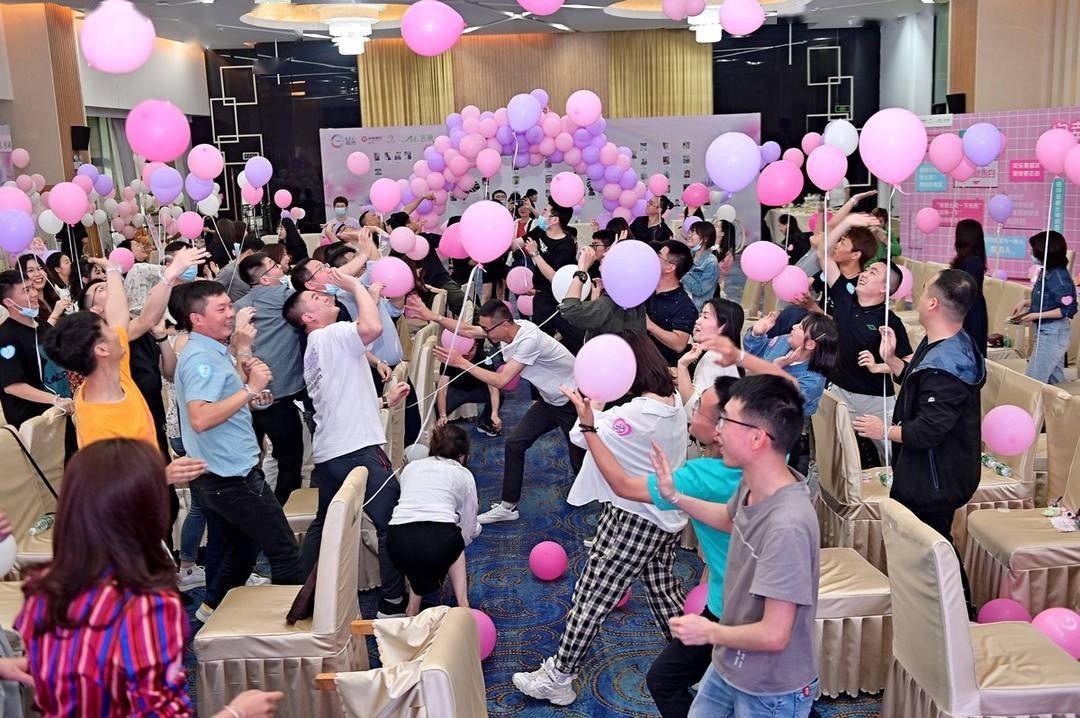 19日,一见"青"心 ·"盒"你相遇——青羊总部基地相亲联谊活动甜蜜举行