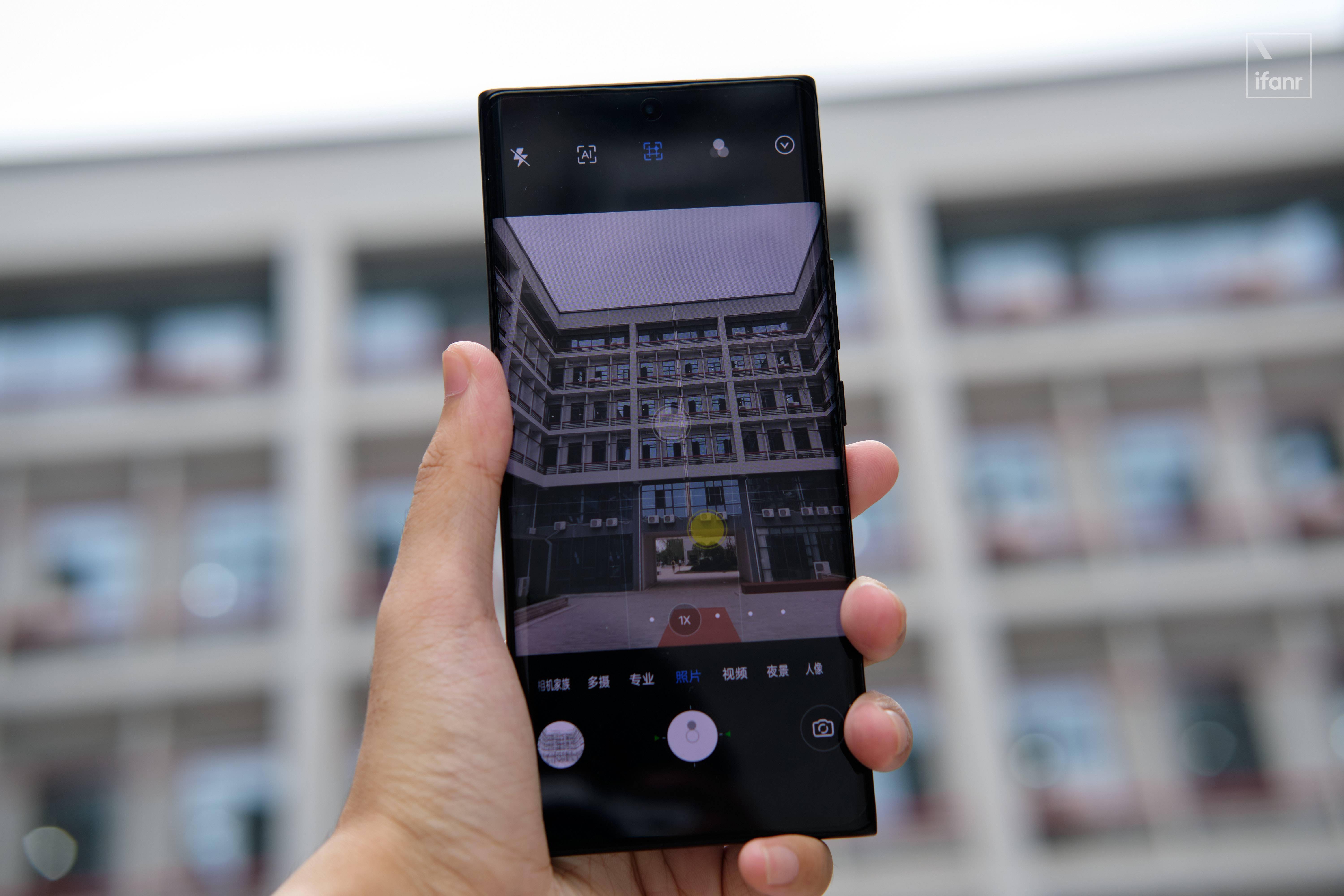 努比亚 z30 pro 体验:能立在桌面上的拍「星轨」神器