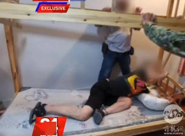 视频一名被绑中国男子拖着床头板上街求助菲律宾警方成功救出3名中国