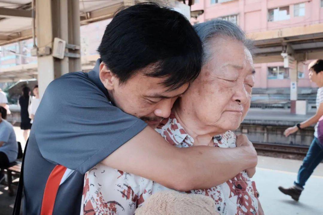 对话首届im获奖导演们丨关于生活与自我,我们还要思考很多_杨娟