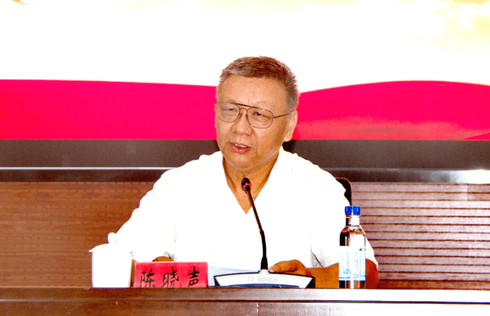 陈晓声作了题为《无名英雄蔡威——解密红军长征中的技术侦察与情报