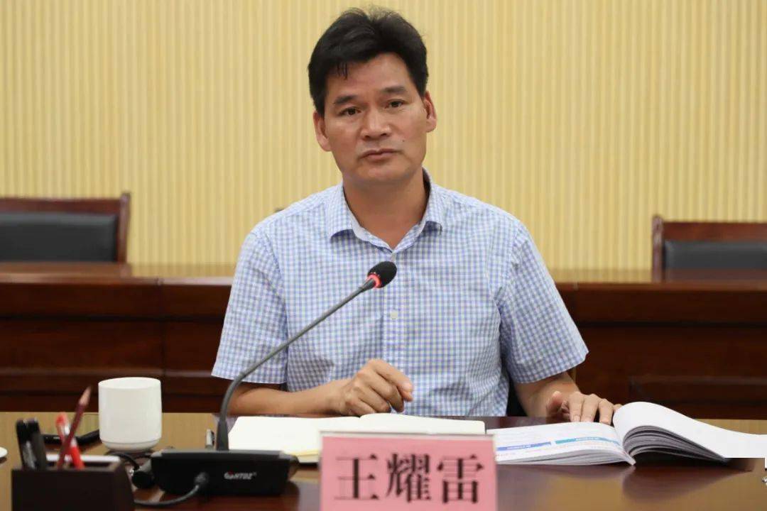 王耀雷指出,新和乡村振兴示范带塑造出了美丽乡村的"形",深入开展的乡