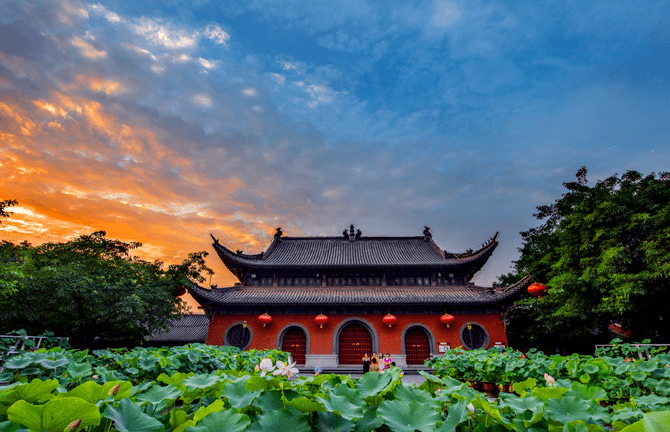 华岩旅游区就是这样一个记载着九龙历史的好地方.