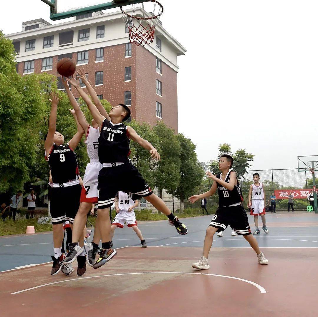 精彩绝伦2021年重庆市小学生篮球赛落下帷幕