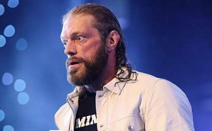 报道推测,目前老泰德与nxt新星卡梅隆·格里姆斯的合作剧情是引出百万