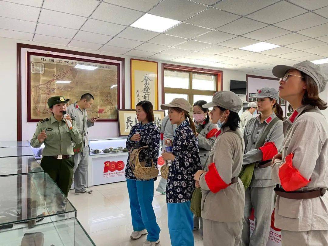 八角街道团工委组织开展响水湖长城红馆参观活动