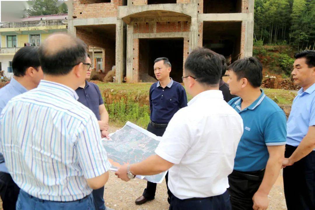 堅持建管養並重信州區加快農村公路建設