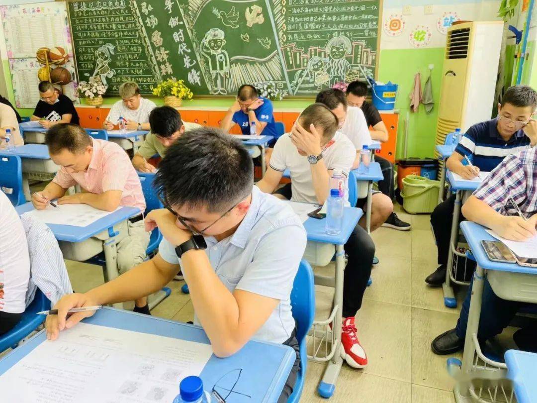 二年级睡梦中的爸爸 仿写睡梦中的爸爸