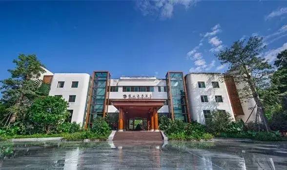 感恩父亲节新兴龙山温泉原生态度假地抢购价558元探秘深山里的世外