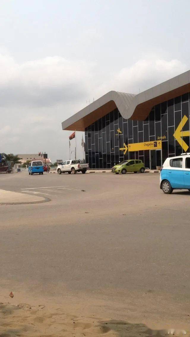 我在非洲安哥拉坐飞不高的小破飞机我在非洲安哥拉的日子156