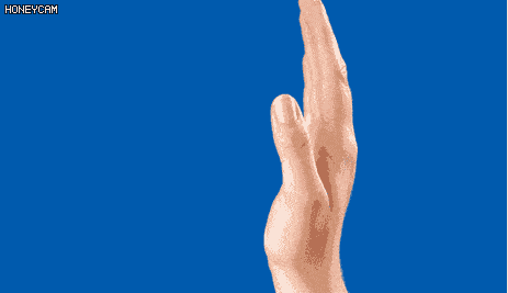 将手指弯成一个c形,重复10到15次.然后握拳,也重复10到15次.