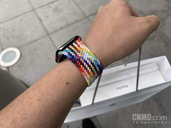 苹果发布watchos75更新两款彩虹编织新表盘上线