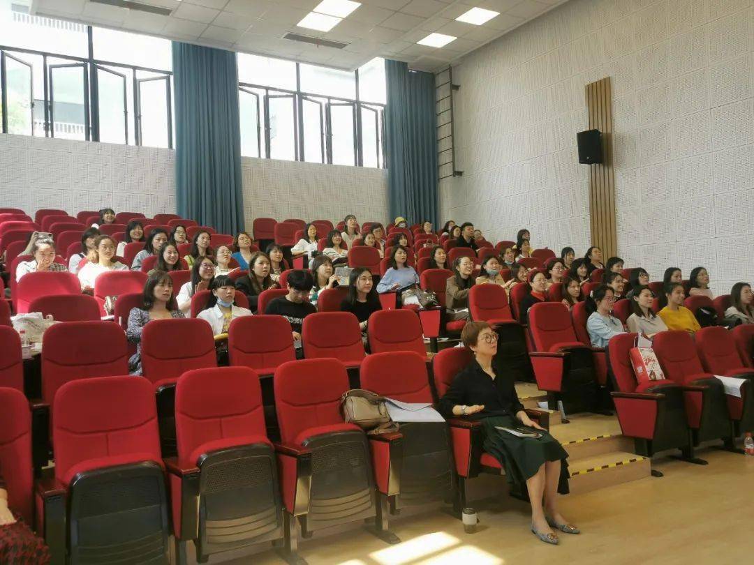 "立足素养的歌唱教学"主题研讨活动在余杭区良渚第一小学北秀校区展开