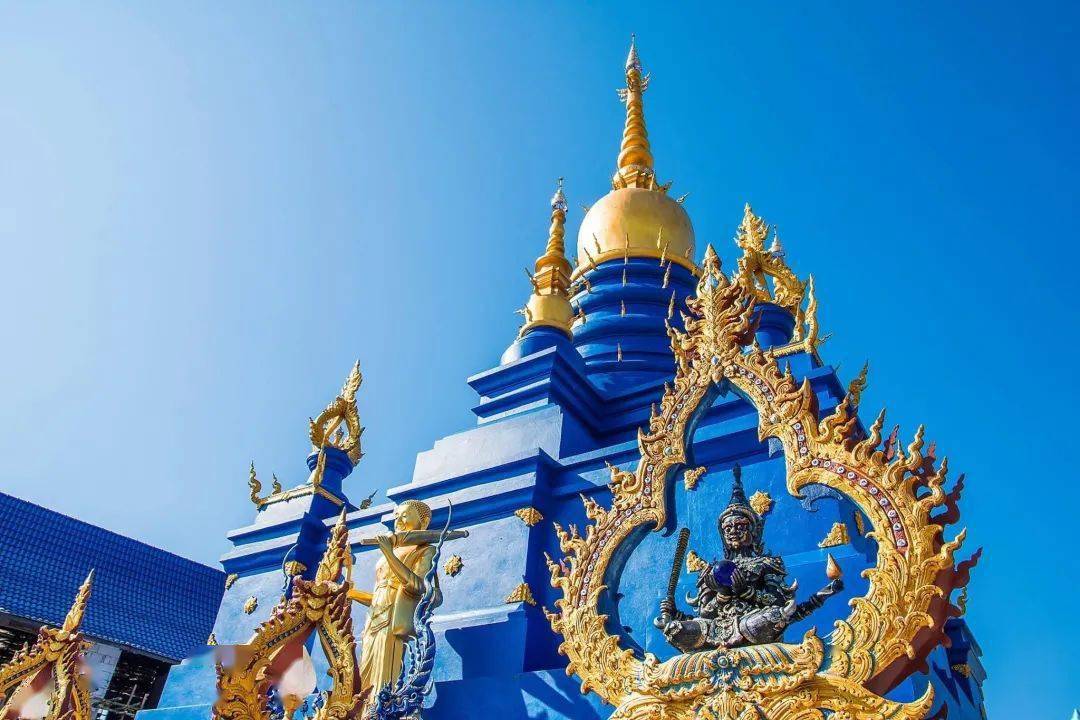 瓦拉蓝庙(wat sirindhorn wararam)因被称为世界唯一会发光的蓝色寺庙