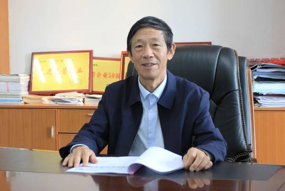 新冠疫情爆发后,熊春林积极投身"疫情防控"与"复工复产",带领金虎集团