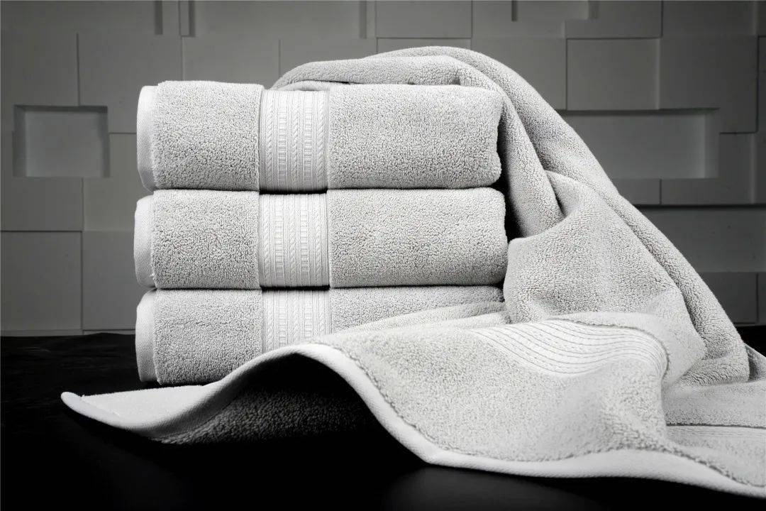 围绕科技创新,亚光家纺在环保无捻纱新技术,无盐低碱染色技术,免染