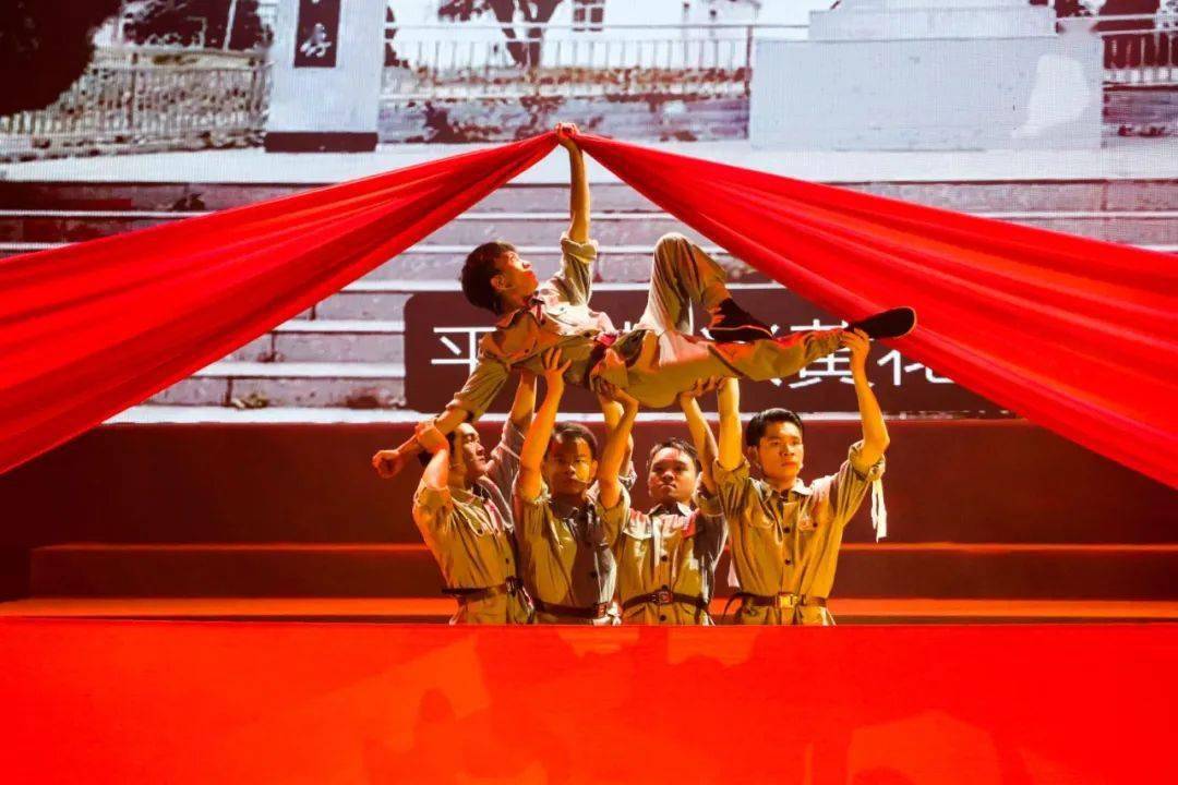 震撼人心拉歌情景剧这场活动汇聚磅礴爱国力量